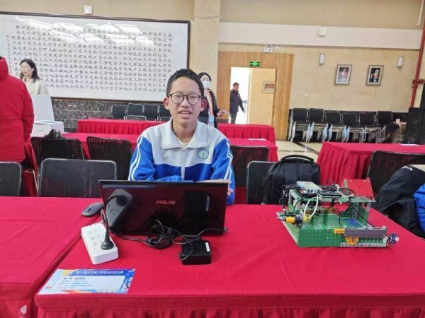 在线炒股配资必选 人工智能通识课覆盖北京平谷30所小学